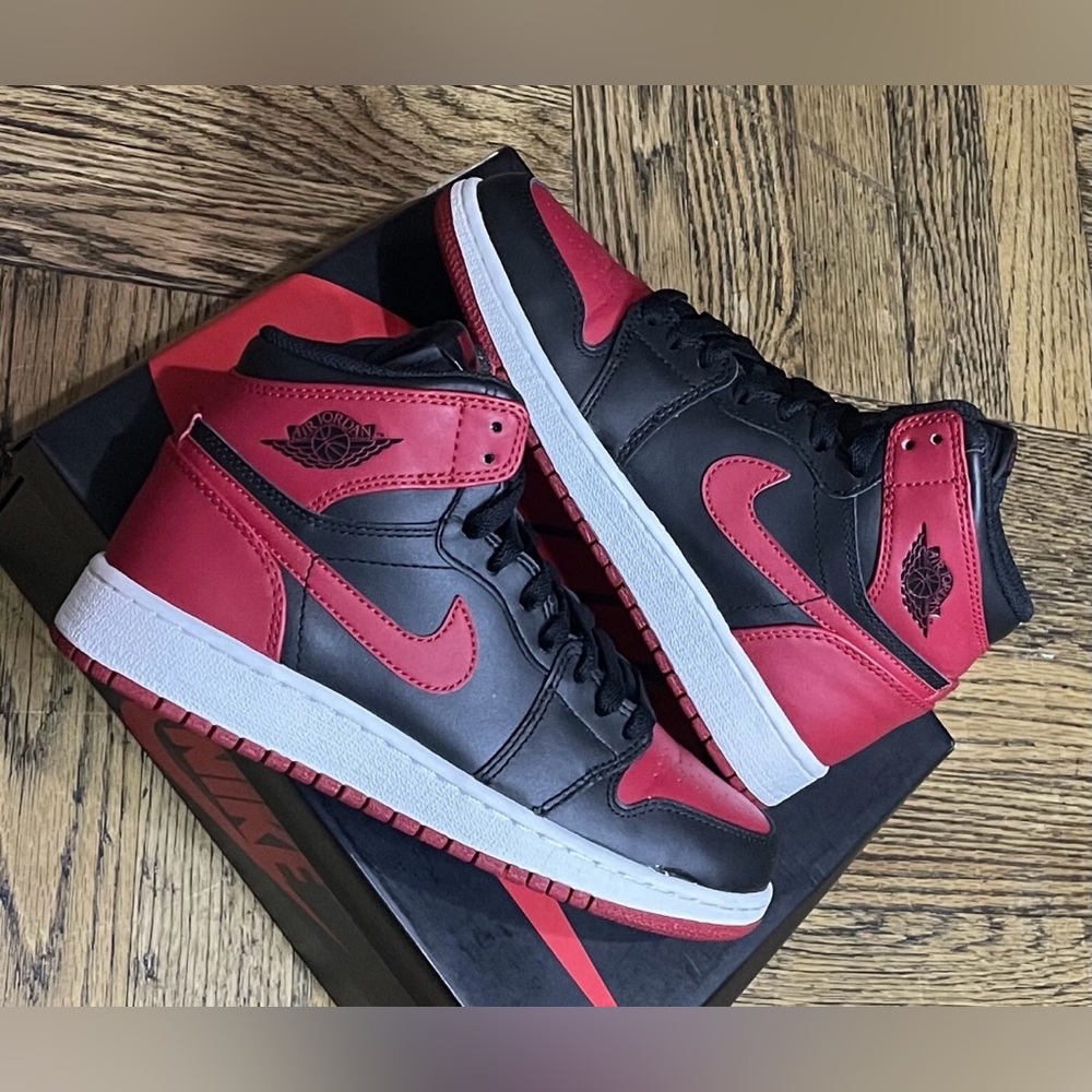 Nike Air Jordan 1 Retro High OG Bred 2013 Black Red